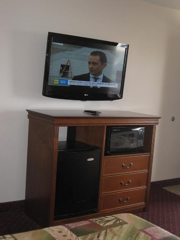 Briarwood Inn Of Geneva Zimmer foto
